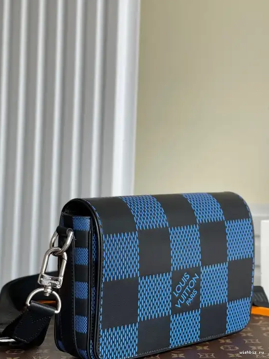 WIS LOUIS VUITTON STUDIO MESSENGER 0520